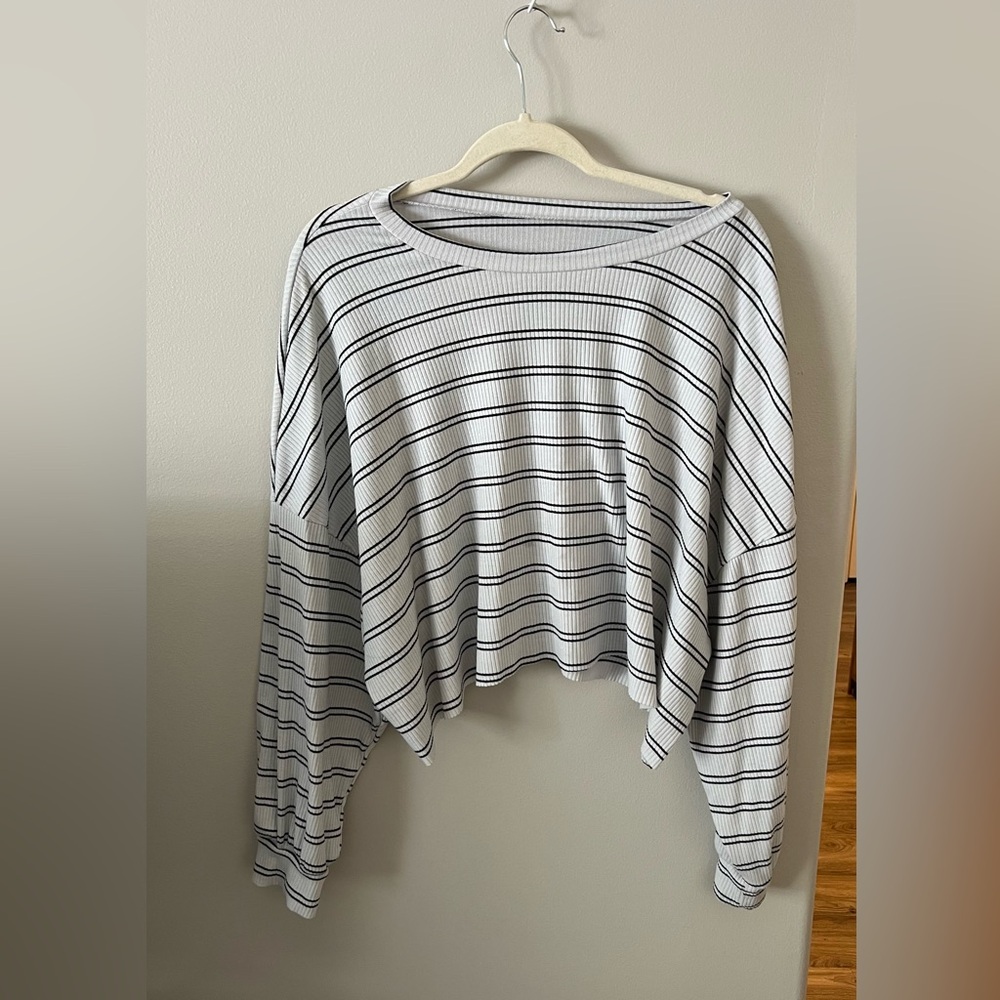 Long sleeve striped crop shirt